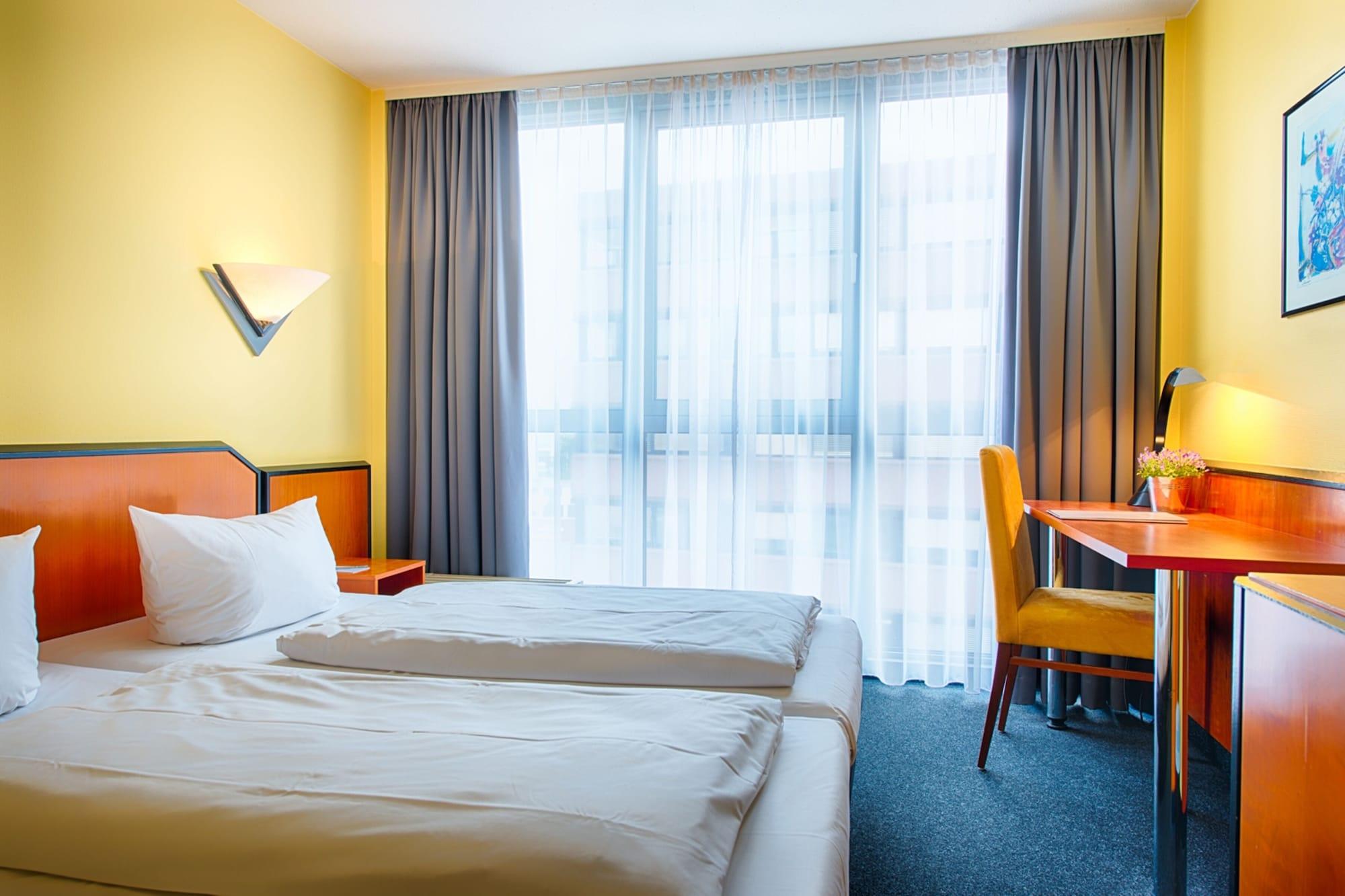 Achat Hotel Stuttgart Airport Messe Exterior foto