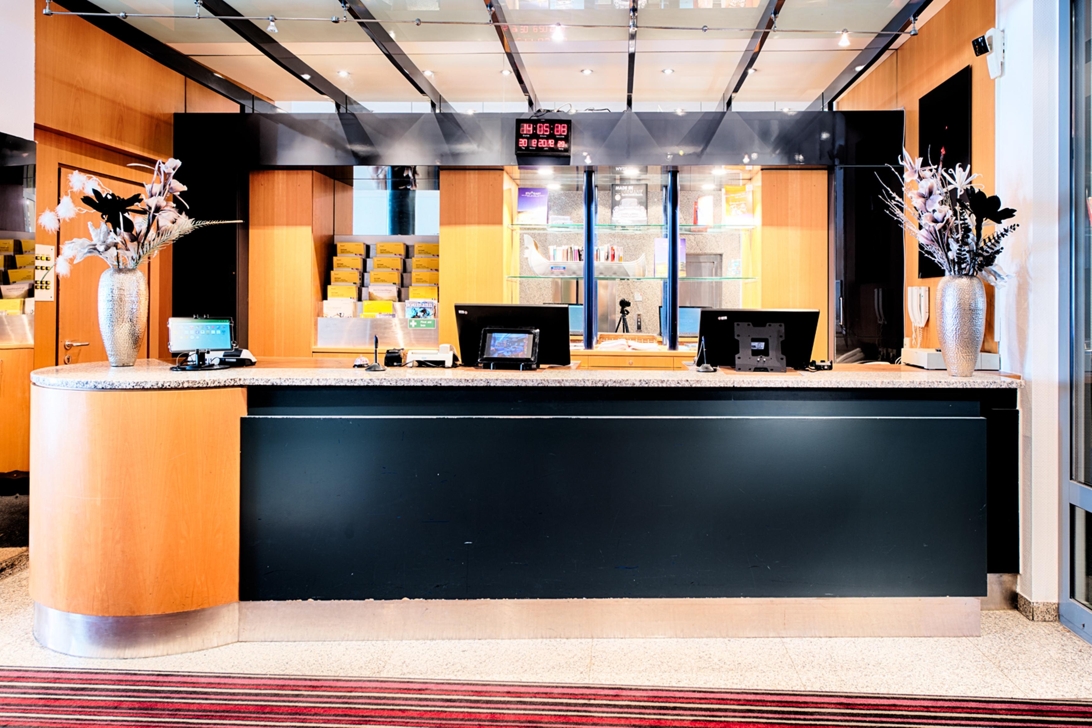 Achat Hotel Stuttgart Airport Messe Exterior foto
