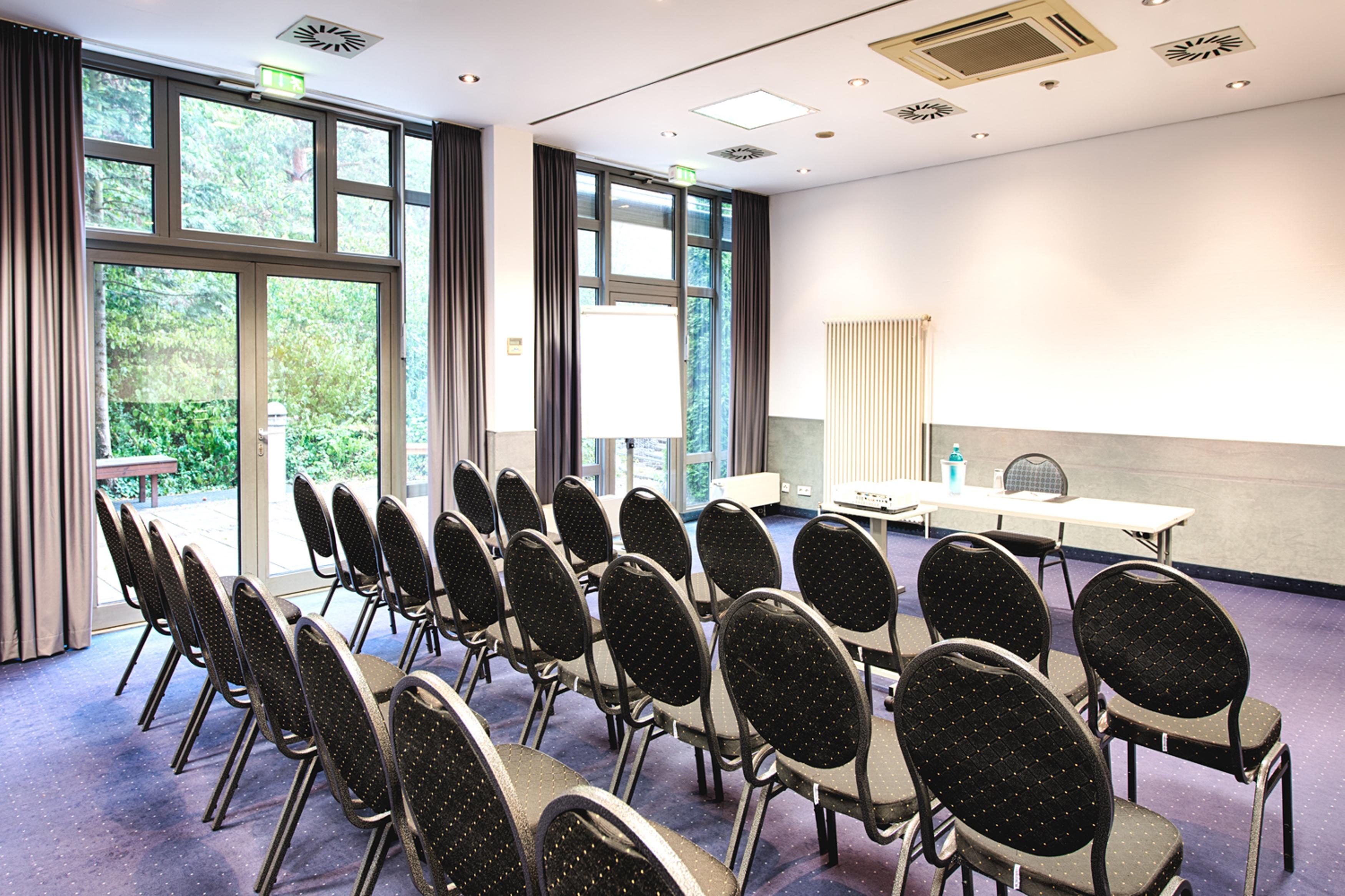 Achat Hotel Stuttgart Airport Messe Exterior foto