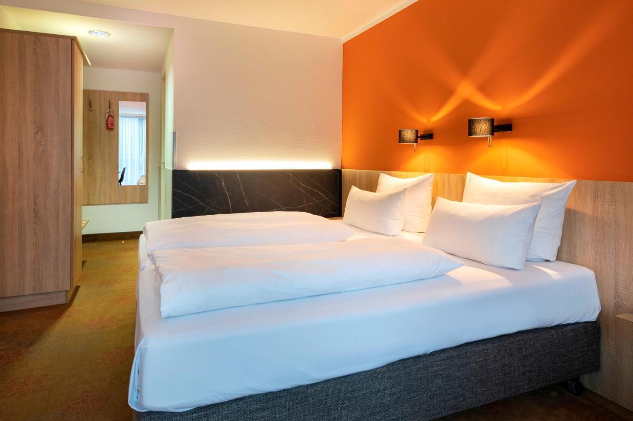 Achat Hotel Stuttgart Airport Messe Exterior foto