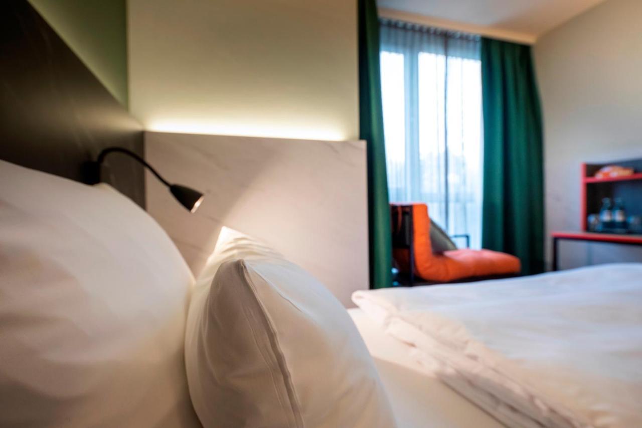 Achat Hotel Stuttgart Airport Messe Exterior foto