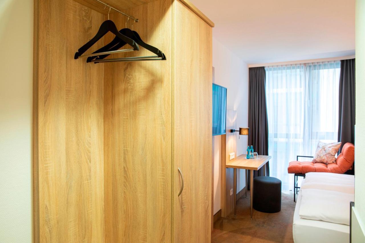 Achat Hotel Stuttgart Airport Messe Exterior foto