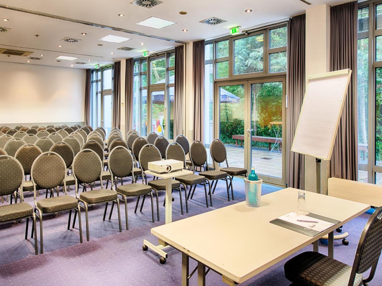 Achat Hotel Stuttgart Airport Messe Exterior foto